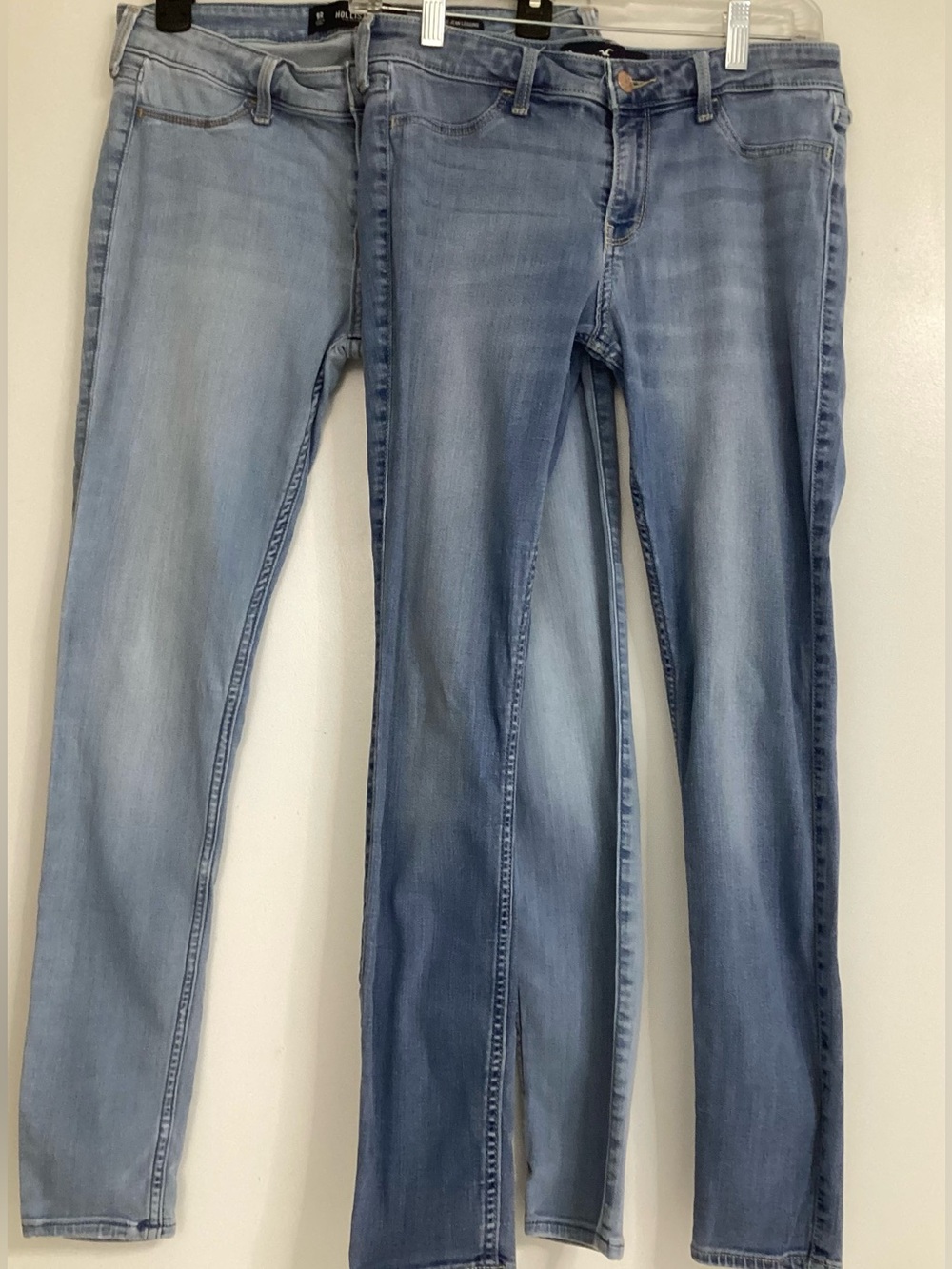 Hollister women jeans low riders 9R 29W/28L  Blue.